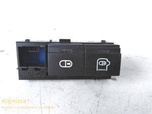 Gebrauchte Zentralverriegelung Schalter Citroen Jumpy (G9) 2.0 HDiF 16V 125 Preis auf Anfrage angeboten von Fa. Klijnstra & Zn. VOF