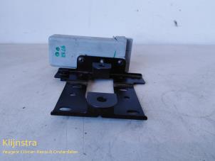 Used Central door locking relay Peugeot 205 Price on request offered by Fa. Klijnstra & Zn. VOF