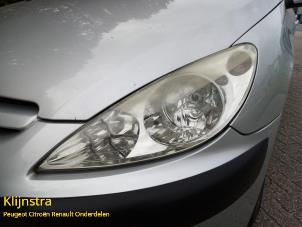 Używane Reflektor lewy Peugeot 307 Break (3E) 1.6 16V Cena na żądanie oferowane przez Fa. Klijnstra & Zn. VOF
