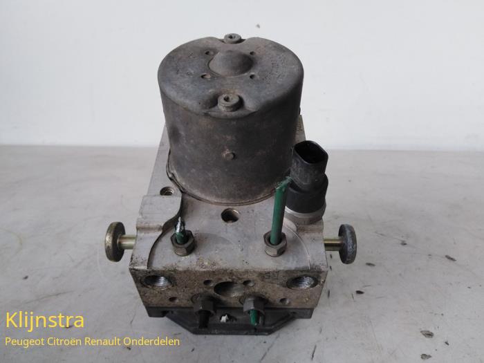 Begagnade ABS-pump Peugeot 307 SW (3H) 1.6 16V Pris € 74,00 Marginaltabell erbjuds av Fa. Klijnstra & Zn. VOF