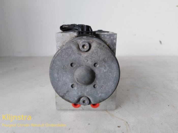 Begagnade ABS-pump Peugeot 307 (3A/C/D) 2.0 HDi 90 Pris € 60,00 Marginaltabell erbjuds av Fa. Klijnstra & Zn. VOF