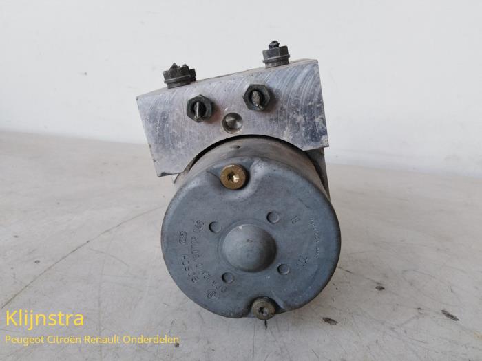 Gebrauchte ABS Pumpe Peugeot 306 (7D) 1.6 Preis € 50,00 Margenregelung angeboten von Fa. Klijnstra & Zn. VOF