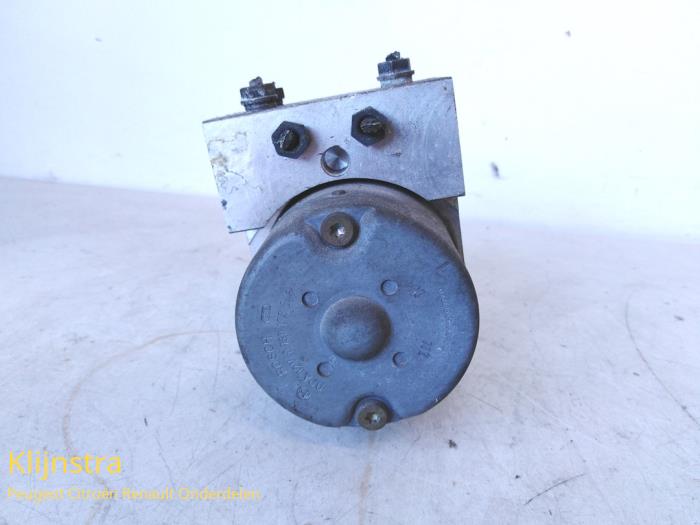 Usagé Pompe ABS Peugeot 406 Break (8E/F) 2.1 dT Prix sur demande proposé par Fa. Klijnstra & Zn. VOF