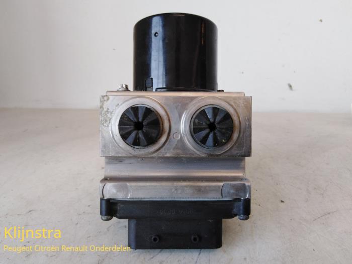 Begagnade ABS-pump Peugeot 407 SW (6E) 2.0 HDiF 16V Pris € 175,00 Marginaltabell erbjuds av Fa. Klijnstra & Zn. VOF