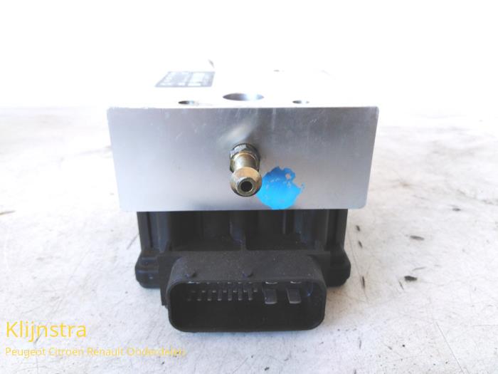 Begagnade ABS-pump Citroen Xantia (X2/X7) 1.8i X,SX,Harmonie,Sensation 16V Pris på förfrågan erbjuds av Fa. Klijnstra & Zn. VOF