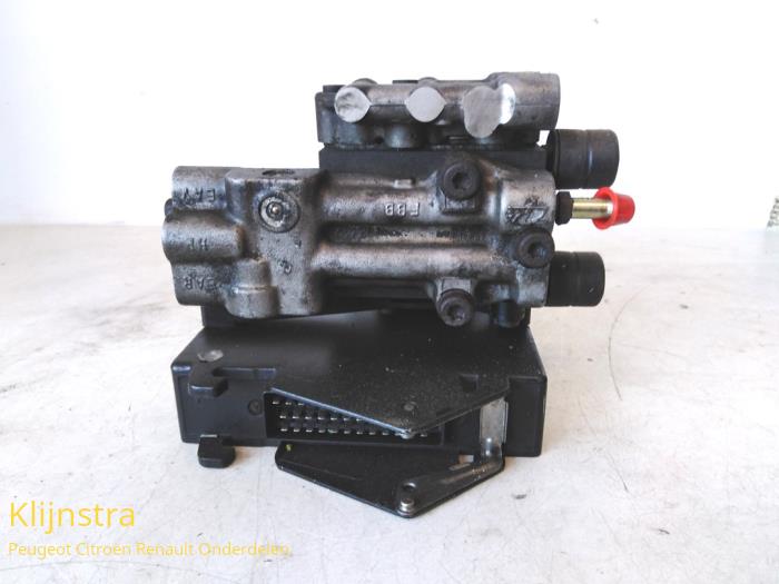 Używane Pompa ABS Citroen XM Break (Y4) 2.5 Turbo D 12V Cena na żądanie oferowane przez Fa. Klijnstra & Zn. VOF
