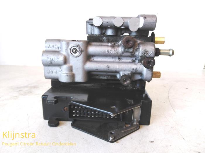 Używane Pompa ABS Citroen XM Break (Y4) 3.0 V6 VSX Cena na żądanie oferowane przez Fa. Klijnstra & Zn. VOF