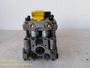 ABS Pumpe van een Citroën Evasion 2.0 CT SX,VSX Turbo 1996