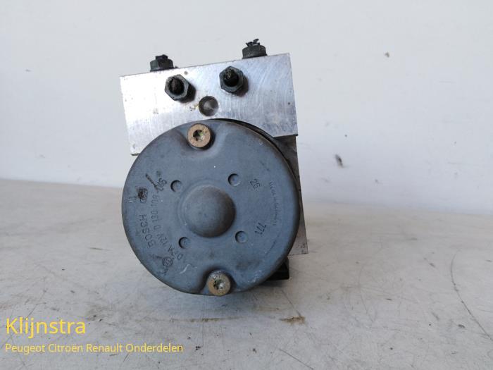 Gebrauchte ABS Pumpe Peugeot 306 (7A/C/S) 1.8i XT,ST Preis € 50,00 Margenregelung angeboten von Fa. Klijnstra & Zn. VOF