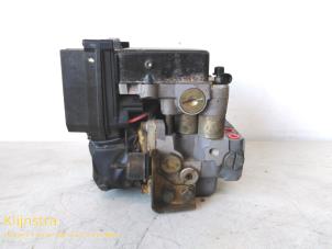 ABS Pumpe van een Peugeot 306 (7A/C/S) 1.1i XN,XA 1993