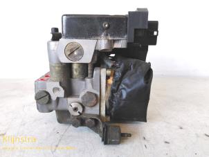 ABS Pumpe van een Peugeot 306 (7A/C/S) 1.1i XN,XA 1993