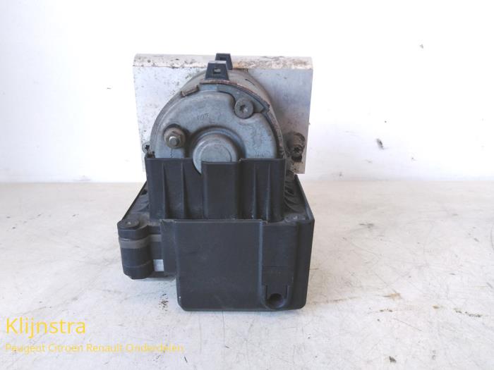 Gebrauchte ABS Pumpe Peugeot 405 II Break (4E) 1.8 GRi,SRi Preis auf Anfrage angeboten von Fa. Klijnstra & Zn. VOF