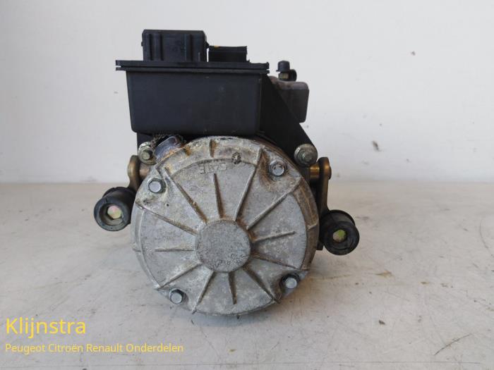Gebrauchte ABS Pumpe Peugeot 405 II (4B) 1.8 SRi,Gri Preis auf Anfrage angeboten von Fa. Klijnstra & Zn. VOF