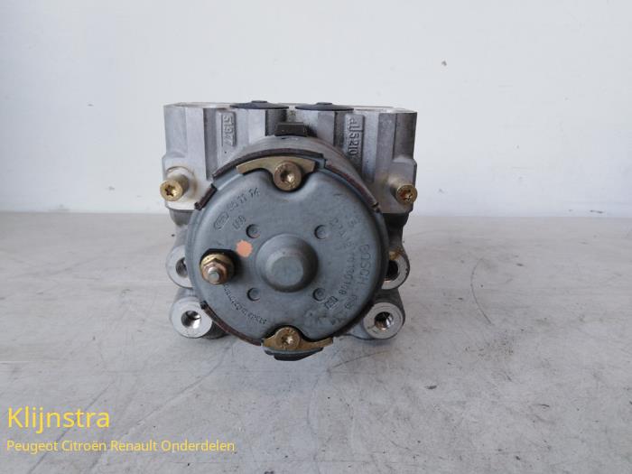 Gebrauchte ABS Pumpe Peugeot 306 (7D) 1.8 Preis € 199,00 Margenregelung angeboten von Fa. Klijnstra & Zn. VOF
