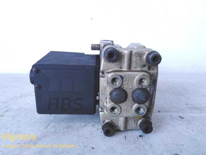 Used ABS pump Peugeot 605 (6B) 2.0 SRTi/SRVi Turbo Price on request offered by Fa. Klijnstra & Zn. VOF