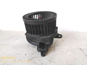 Used Heating and ventilation fan motor Peugeot 306 (7D) 1.6 Price on request offered by Fa. Klijnstra & Zn. VOF