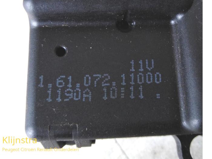 Clapet chauffage moteur d'un Peugeot 406 Break (8E/F) 2.0 HDi 90 2000