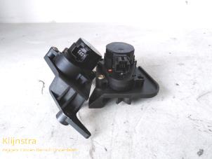 Used Heater valve motor Peugeot 406 Break (8E/F) 2.0 HDi 90 Price on request offered by Fa. Klijnstra & Zn. VOF