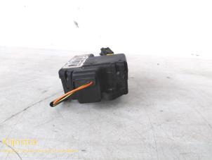 Used Heater valve motor Peugeot 406 Break (8E/F) 2.0 HDi 110 Price on request offered by Fa. Klijnstra & Zn. VOF