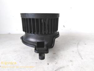 Used Heating and ventilation fan motor Citroen Berlingo 1.9 Di Kat. Price on request offered by Fa. Klijnstra & Zn. VOF