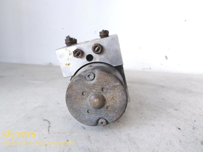 Begagnade ABS-pump Renault Megane (BA) 1.9dTi RN Pris € 99,00 Marginaltabell erbjuds av Fa. Klijnstra & Zn. VOF