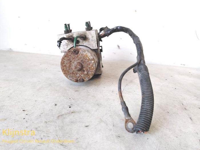 Gebrauchte ABS Pumpe Renault Scénic I (JA) 1.9 dTi Preis € 99,00 Margenregelung angeboten von Fa. Klijnstra & Zn. VOF