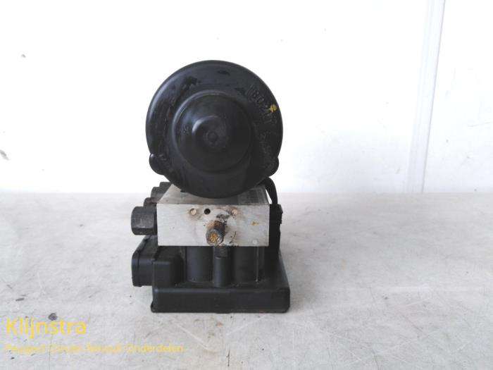 Begagnade ABS-pump Renault Megane (EA) 1.6i Pris € 99,00 Marginaltabell erbjuds av Fa. Klijnstra & Zn. VOF