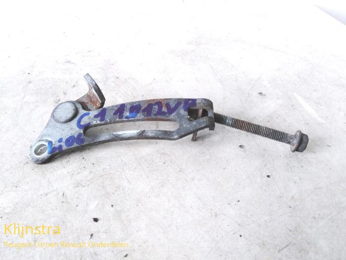 Usagé Support dynamo bas Citroen C1 1.0 12V Prix sur demande proposé par Fa. Klijnstra & Zn. VOF