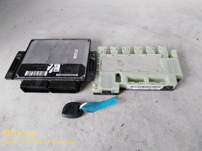 Used Engine management computer Renault Clio II Societe (SB) 1.9D Price € 150,00 Margin scheme offered by Fa. Klijnstra & Zn. VOF