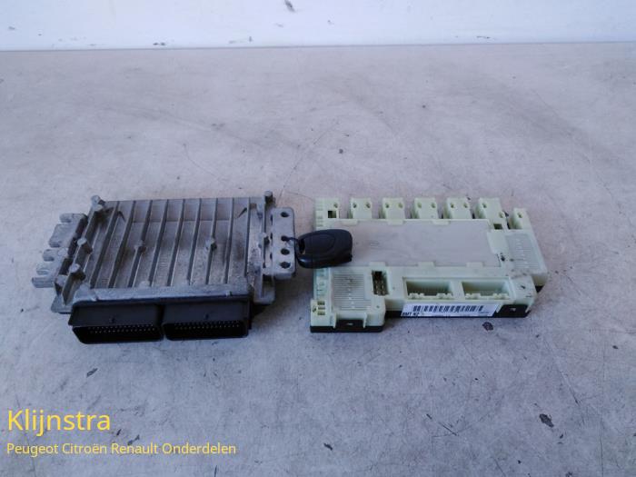 Used Engine management computer Renault Clio II (BB/CB) 1.4 Price € 150,00 Margin scheme offered by Fa. Klijnstra & Zn. VOF