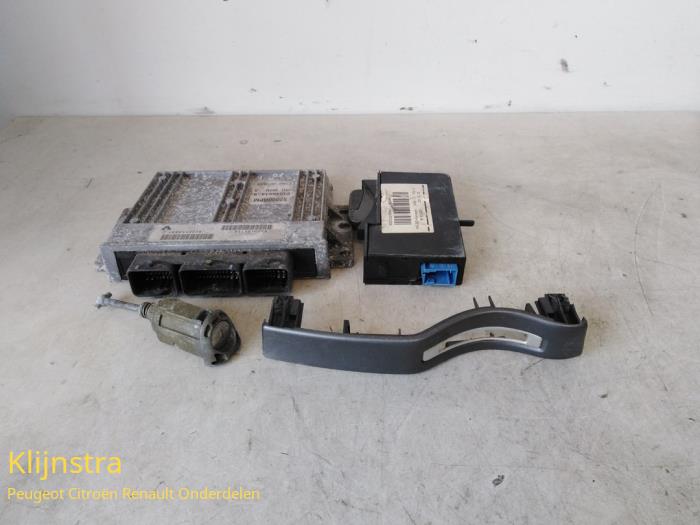 Used Engine management computer Renault Laguna II Grandtour (KG) 1.8 16V Price on request offered by Fa. Klijnstra & Zn. VOF