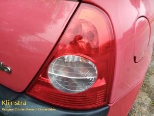 Używane Tylne swiatlo pozycyjne prawe Renault Clio II (BB/CB) Cena na żądanie oferowane przez Fa. Klijnstra & Zn. VOF