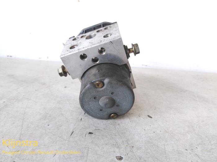 Usagé Pompe ABS Peugeot 406 (8B) 2.2 HDi 16V FAP Prix € 75,00 Règlement à la marge proposé par Fa. Klijnstra & Zn. VOF