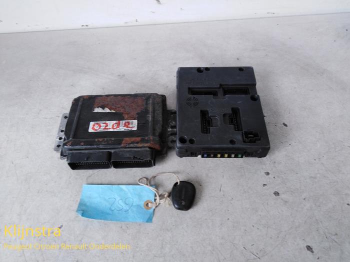 Used Engine management computer Renault Megane Scenic Price € 150,00 Margin scheme offered by Fa. Klijnstra & Zn. VOF