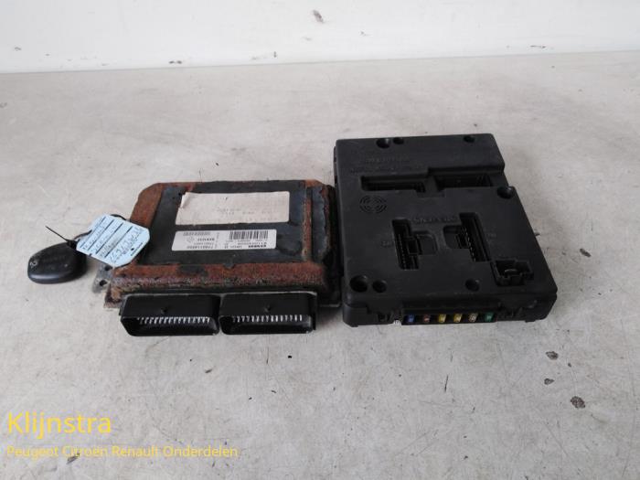 Used Engine management computer Renault Megane Scénic (JA) 1.6 16V RT,RXE,RXT Price € 150,00 Margin scheme offered by Fa. Klijnstra & Zn. VOF