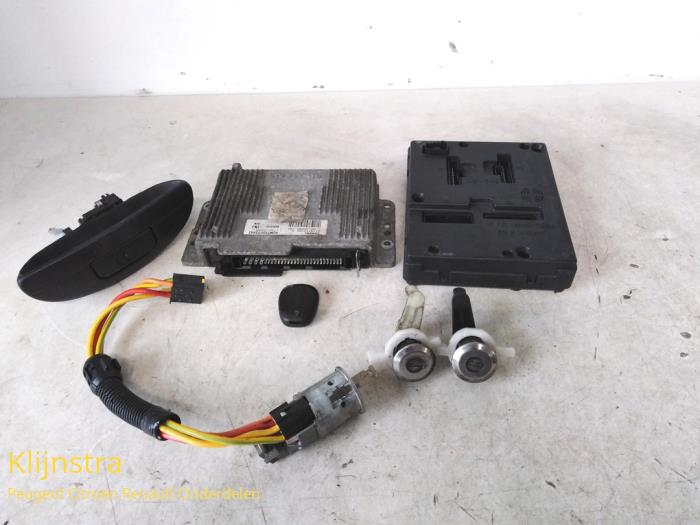 Used Engine management computer Renault Megane Scénic (JA) 2.0 RT Price € 150,00 Margin scheme offered by Fa. Klijnstra & Zn. VOF