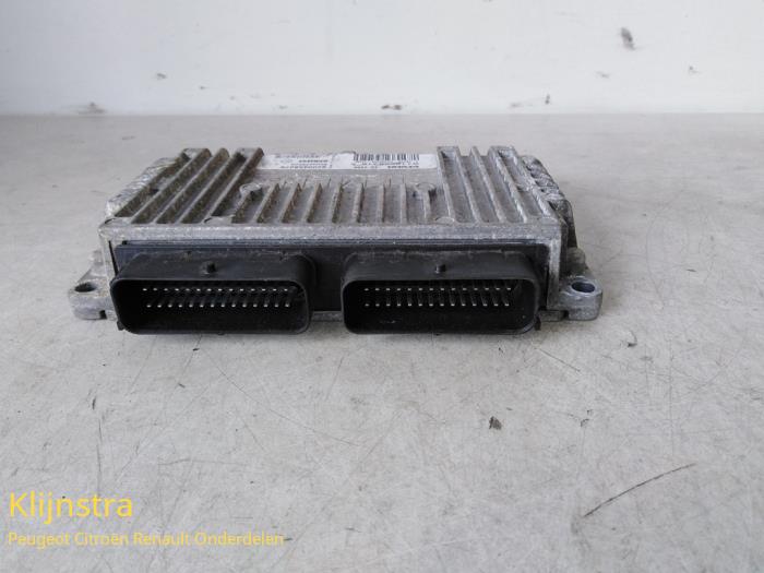 Used Automatic gearbox computer Renault Megane Scenic Price on request offered by Fa. Klijnstra & Zn. VOF