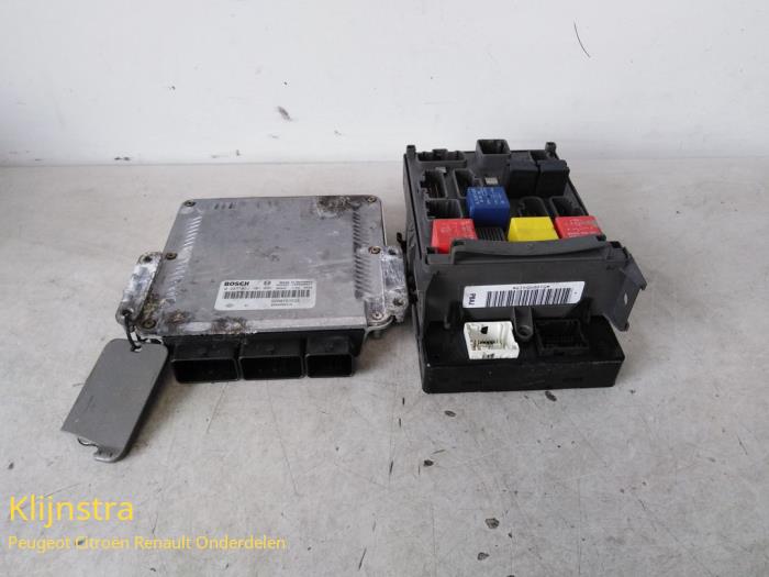 Used Engine management computer Renault Laguna II Grandtour (KG) 1.9 dCi 120 Price € 150,00 Margin scheme offered by Fa. Klijnstra & Zn. VOF