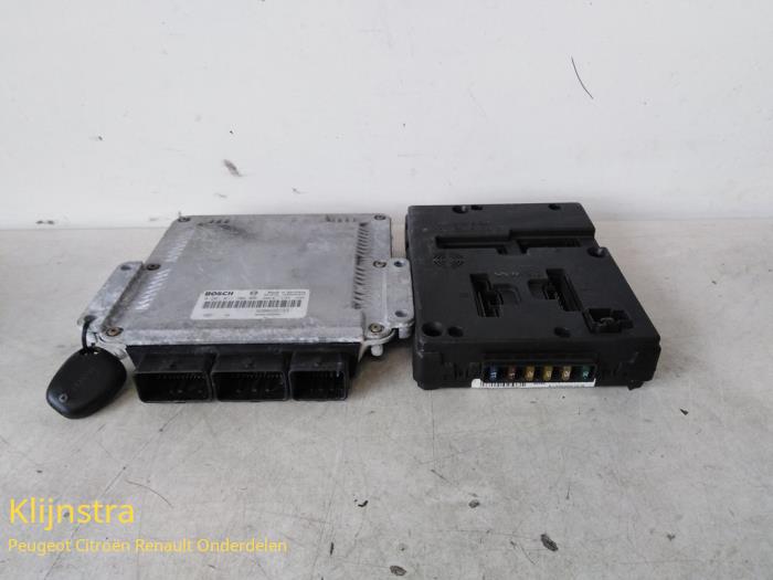 Used Engine management computer Renault Megane Scenic Price € 150,00 Margin scheme offered by Fa. Klijnstra & Zn. VOF