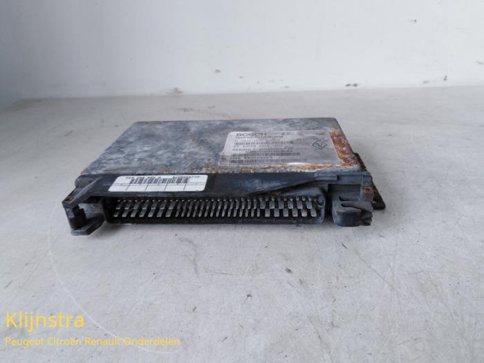 Used Automatic gearbox computer Renault Espace (JE) 3.0i V6 24V Kat. Price on request offered by Fa. Klijnstra & Zn. VOF