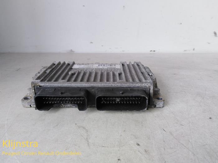 Used Automatic gearbox computer Renault Espace (JE) 2.0i 16V Price on request offered by Fa. Klijnstra & Zn. VOF