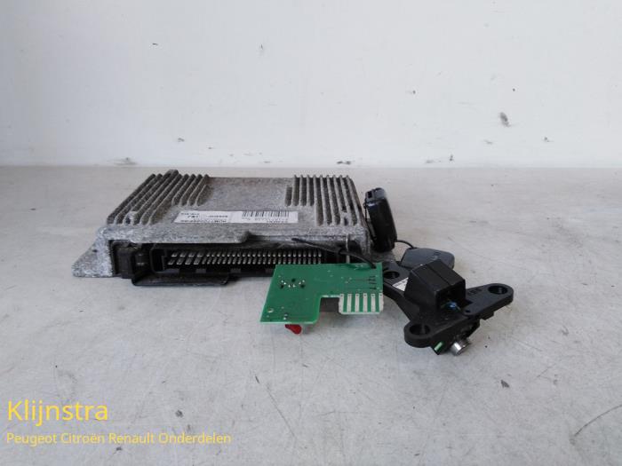 Used Engine management computer Renault Espace (JE) 2.0i RTE,RXE Kat. Price € 150,00 Margin scheme offered by Fa. Klijnstra & Zn. VOF