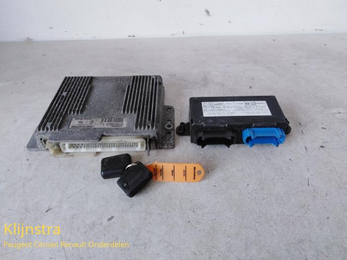 Used Engine management computer Renault Espace (JE) 3.0i V6 RXT Price € 150,00 Margin scheme offered by Fa. Klijnstra & Zn. VOF