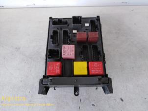 Used Fuse box Renault Espace (JK) 2.2 dCi 16V Price on request offered by Fa. Klijnstra & Zn. VOF