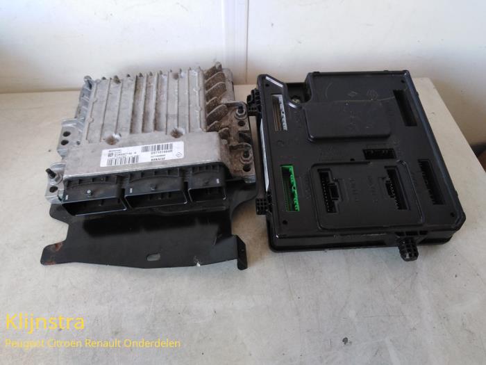 Used Engine management computer Renault Megane Price € 150,00 Margin scheme offered by Fa. Klijnstra & Zn. VOF