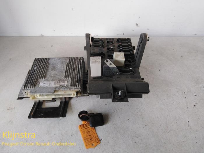 Used Engine management computer Renault Laguna II (BG) 2.0 16V IDE Price € 150,00 Margin scheme offered by Fa. Klijnstra & Zn. VOF