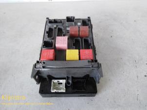 Usagé Boîte à fusibles Renault Laguna II (BG) 2.0 16V Prix sur demande proposé par Fa. Klijnstra & Zn. VOF