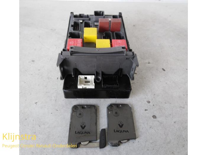 Caja de fusibles de un Renault Laguna II (BG) 2.0 16V IDE 2002