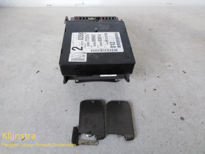 Fuse box from a Renault Laguna II (BG) 2.0 16V IDE 2002