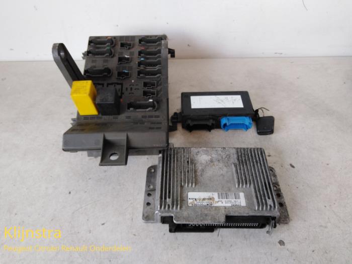 Used Engine management computer Renault Laguna I Grandtour (K56) 2.0S 16V Price € 150,00 Margin scheme offered by Fa. Klijnstra & Zn. VOF